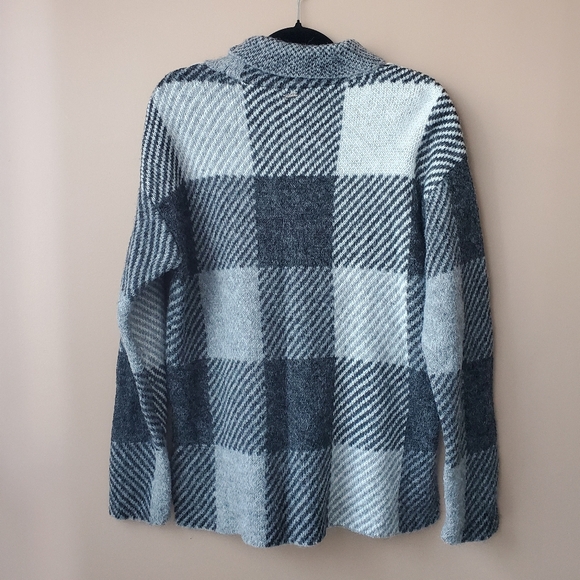 DKNY Oversized Knit Cowl Turtle Neck Long Sleeve Sweater in Grey Plaid Pattern - Picture 3 of 13
